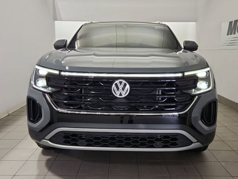 Certified 2025 Volkswagen Atlas Cross Sport SEL image 3