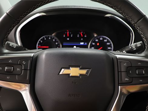 Used 2024 Chevrolet Blazer LT w/ Midnight/Sport Edition FWD image 13