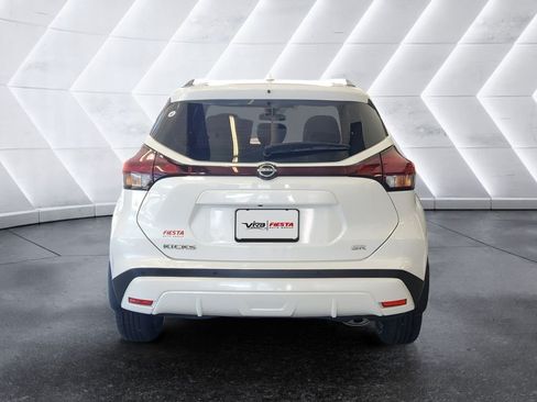 Used 2023 Nissan Kicks SR w/ SR Premium Package FWD image 5