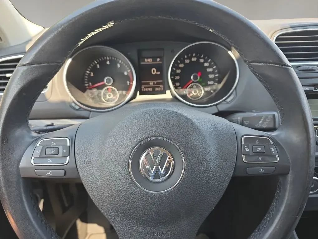 Used 2013 Volkswagen Jetta SE FWD image 17