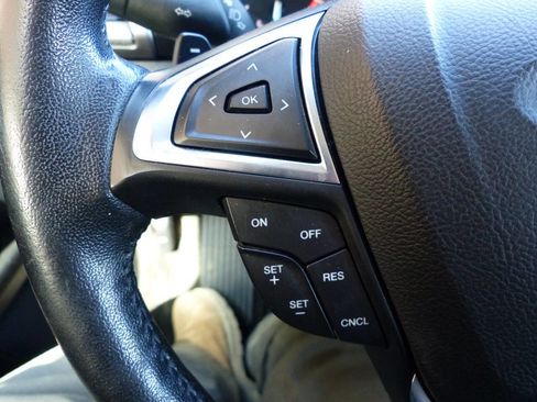 Used 2017 Ford Fusion SE image 48