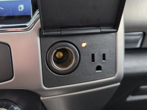 Used 2022 Ford F250 Platinum w/ Tremor Off-Road Package image 29