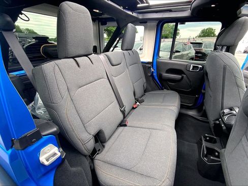 Used 2024 Jeep Wrangler Unlimited Sport AWD/4WD image 19