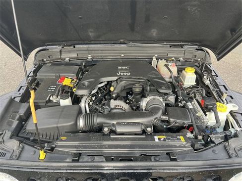 Used 2021 Jeep Gladiator Willys image 25