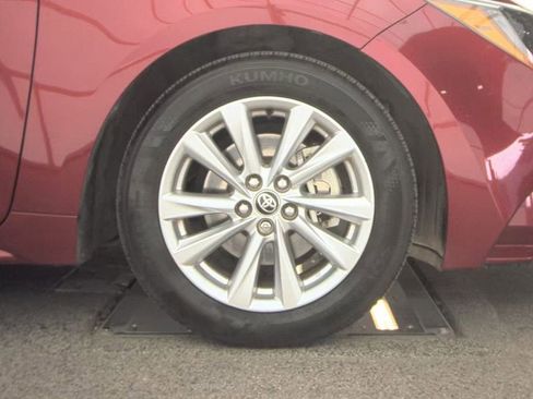 Used 2023 Toyota Corolla LE w/ LE Convenience Package image 11