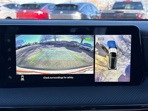 Used 2025 Nissan Kicks SR image 29