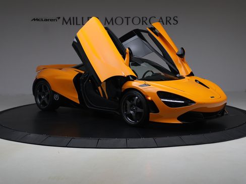 Used 2021 McLaren 720S RWD image 19