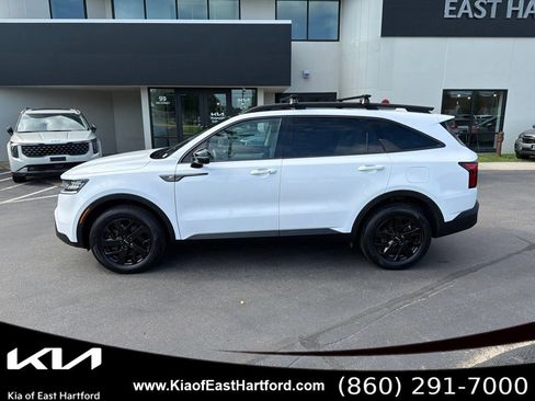 Used 2023 Kia Sorento S w/ Panoramic Sunroof Package AWD/4WD image 2