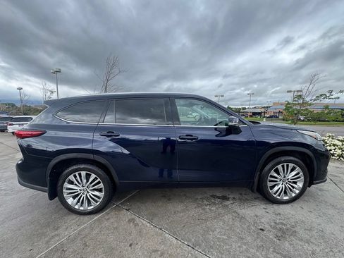 Used 2023 Toyota Highlander Platinum AWD/4WD image 9