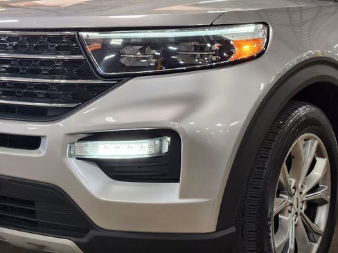 Used 2021 Ford Explorer XLT w/ Equipment Group 202A image 14