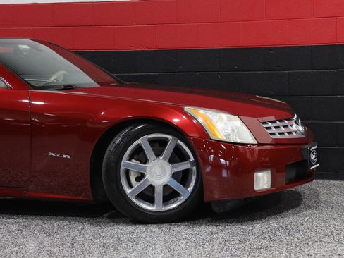 Used 2006 Cadillac XLR image 3