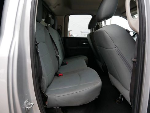 Used 2017 RAM 1500 Classic SLT AWD/4WD image 9