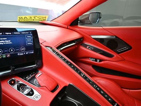 Used 2023 Chevrolet Corvette Stingray Premium Conv w/ Z51 Performance Package image 19