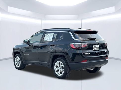 Used 2024 Jeep Compass Latitude AWD/4WD image 4