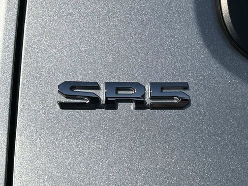 Used 2024 Toyota Tacoma SR5 AWD/4WD image 10
