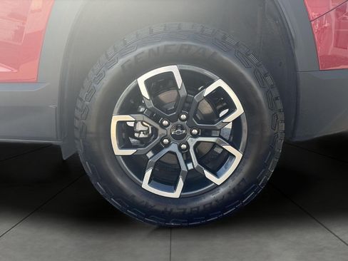 Certified 2026 Chevrolet Equinox ACTIV w/ Convenience Package III AWD/4WD image 11