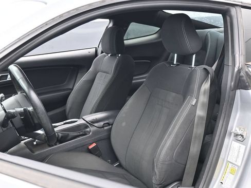 Used 2020 Ford Mustang Coupe w/ Equipment Group 101A RWD image 10