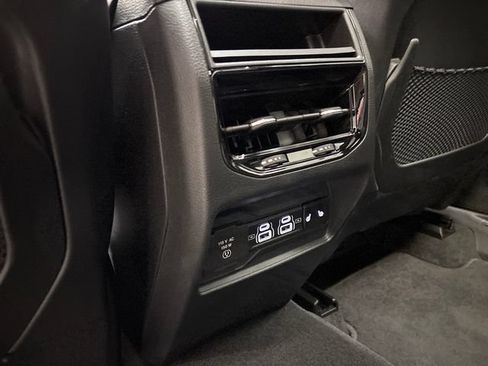 Used 2025 Jeep Grand Cherokee Limited AWD/4WD image 35