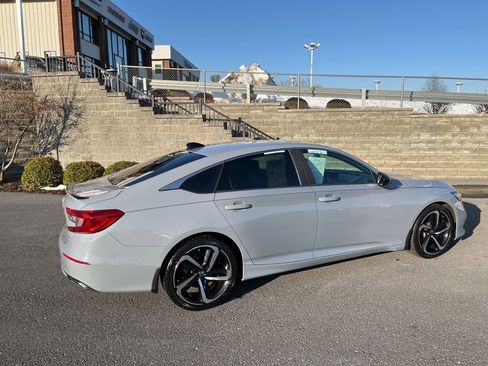 Used 2021 Honda Accord Sport image 9