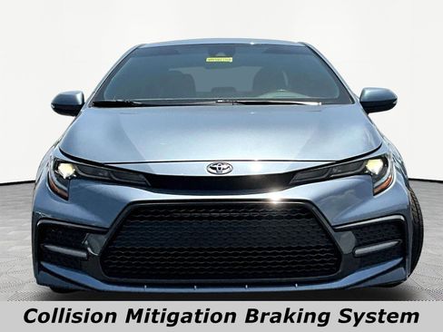 Used 2021 Toyota Corolla SE FWD image 2