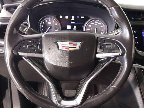 Used 2023 Cadillac XT6 Premium Luxury w/ Technology Package AWD/4WD image 3