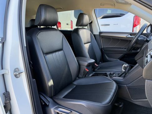 Used 2024 Volkswagen Tiguan SE image 29