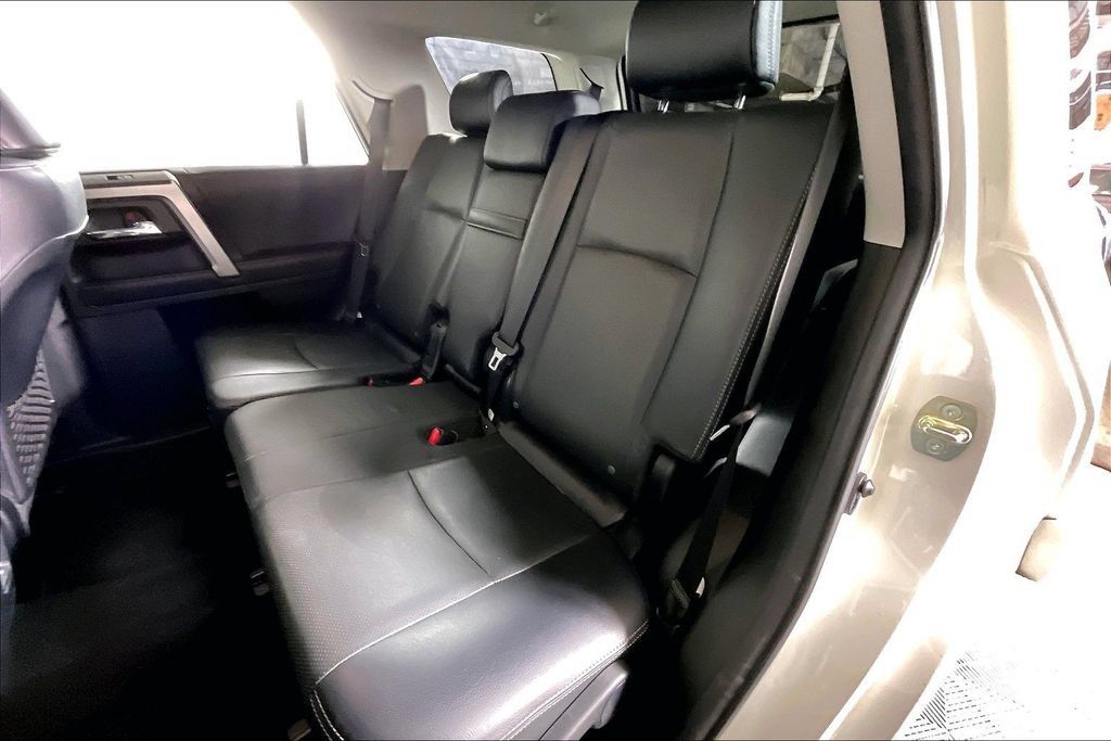 Used 2022 Toyota 4Runner Limited AWD/4WD image 25
