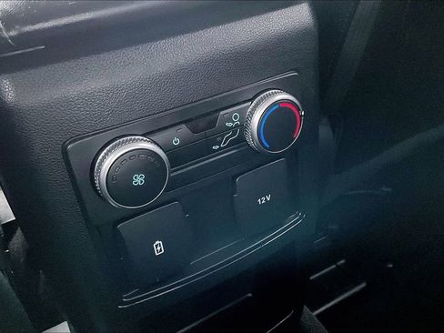 Used 2021 Ford Explorer XLT w/ Equipment Group 202A image 11