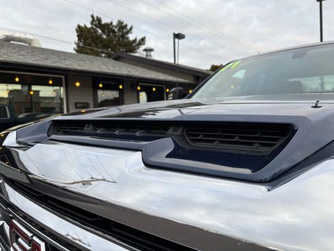 Used 2021 GMC Sierra 2500 SLE image 3