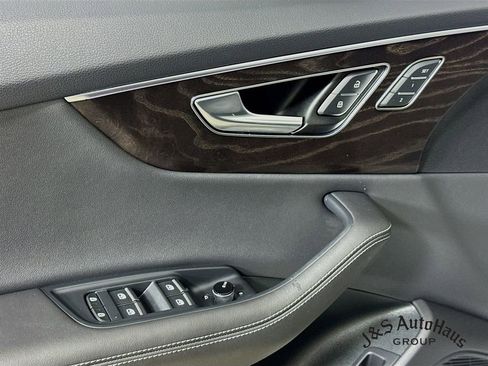 Used 2023 Audi Q8 Premium Plus w/ Premium Plus Package image 23