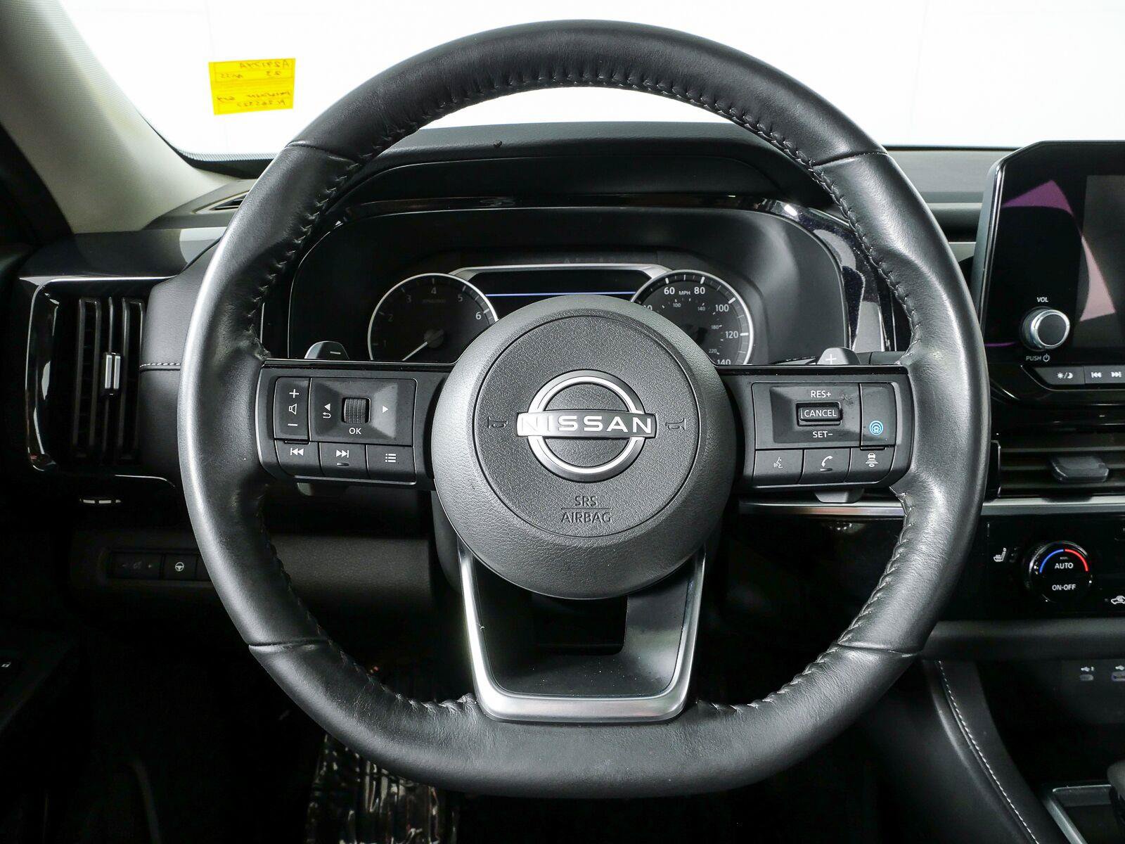 Used 2023 Nissan Pathfinder SV w/ SV Premium Package FWD image 9