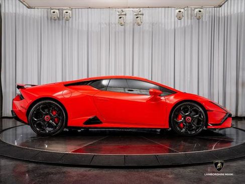 Used 2024 Lamborghini Huracan Tecnica RWD image 19