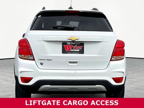 Used 2022 Chevrolet Trax LT w/ LT Convenience Package image 5