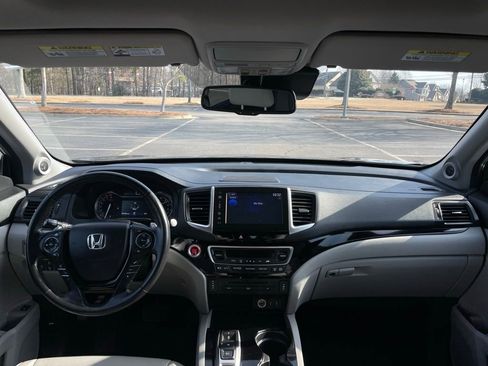 Used 2016 Honda Pilot Touring image 10