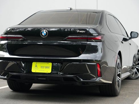 Used 2023 BMW 740i RWD image 4