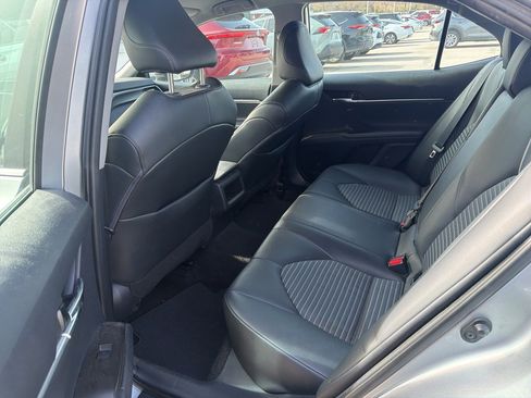 Used 2022 Toyota Camry SE image 9