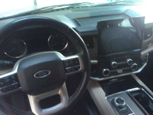Used 2024 Ford Expedition Max Limited AWD/4WD image 3