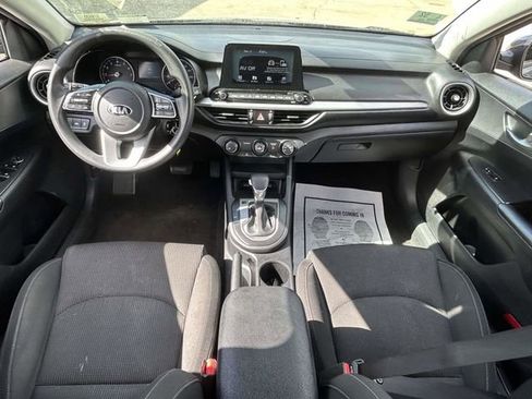 Used 2020 Kia Forte LXS FWD image 9