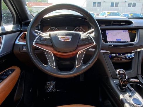 Used 2024 Cadillac XT5 Premium Luxury AWD/4WD image 4