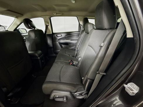 Used 2018 Dodge Journey SE w/ Mopar All Weather Group FWD image 28