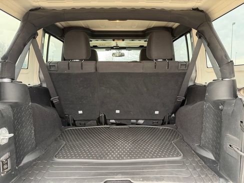 Used 2018 Jeep Wrangler Unlimited Sport S image 8