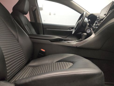 Used 2021 Toyota Camry SE FWD image 21