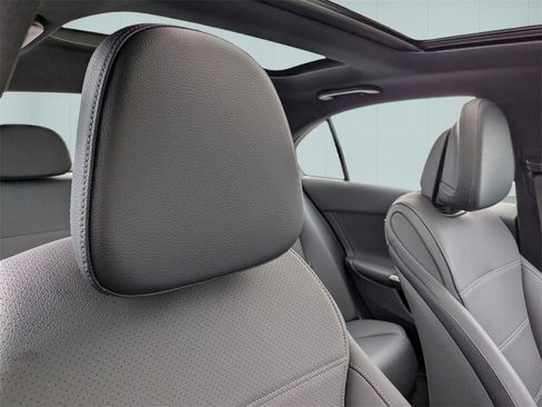 Used 2024 Mercedes-Benz C 300 4MATIC Sedan image 41