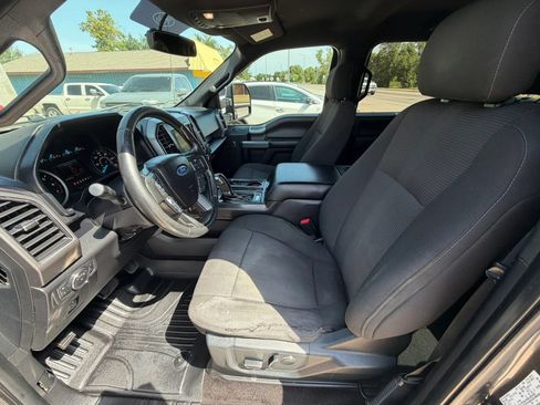 Used 2017 Ford F150 XLT w/ Equipment Group 302A Luxury AWD/4WD image 9