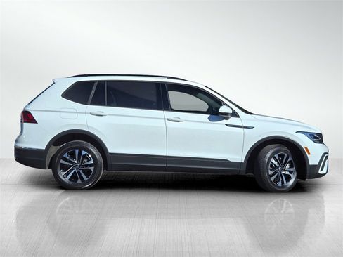 Used 2022 Volkswagen Tiguan S image 3