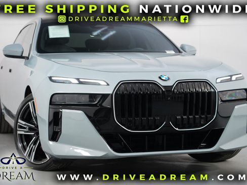Used 2024 BMW 760i xDrive w/ Premium Package 2 AWD/4WD image 2