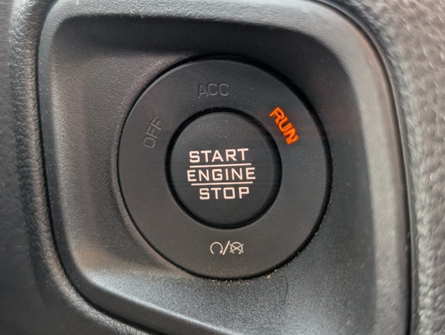 Used 2025 Jeep Gladiator Sport AWD/4WD image 23
