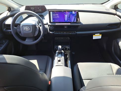 New 2026 Toyota Prius FWD image 18