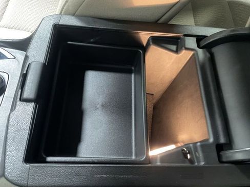 Used 2023 Chevrolet Traverse LS image 21