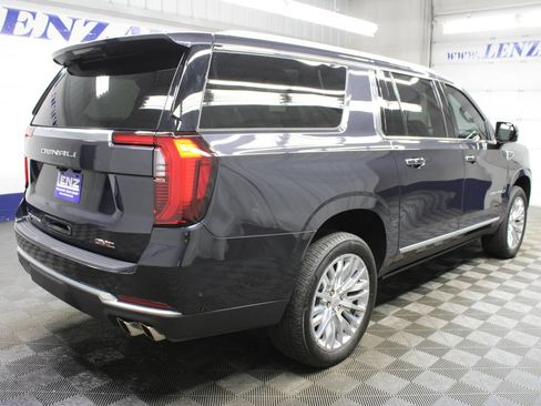 Used 2025 GMC Yukon XL Denali AWD/4WD image 6